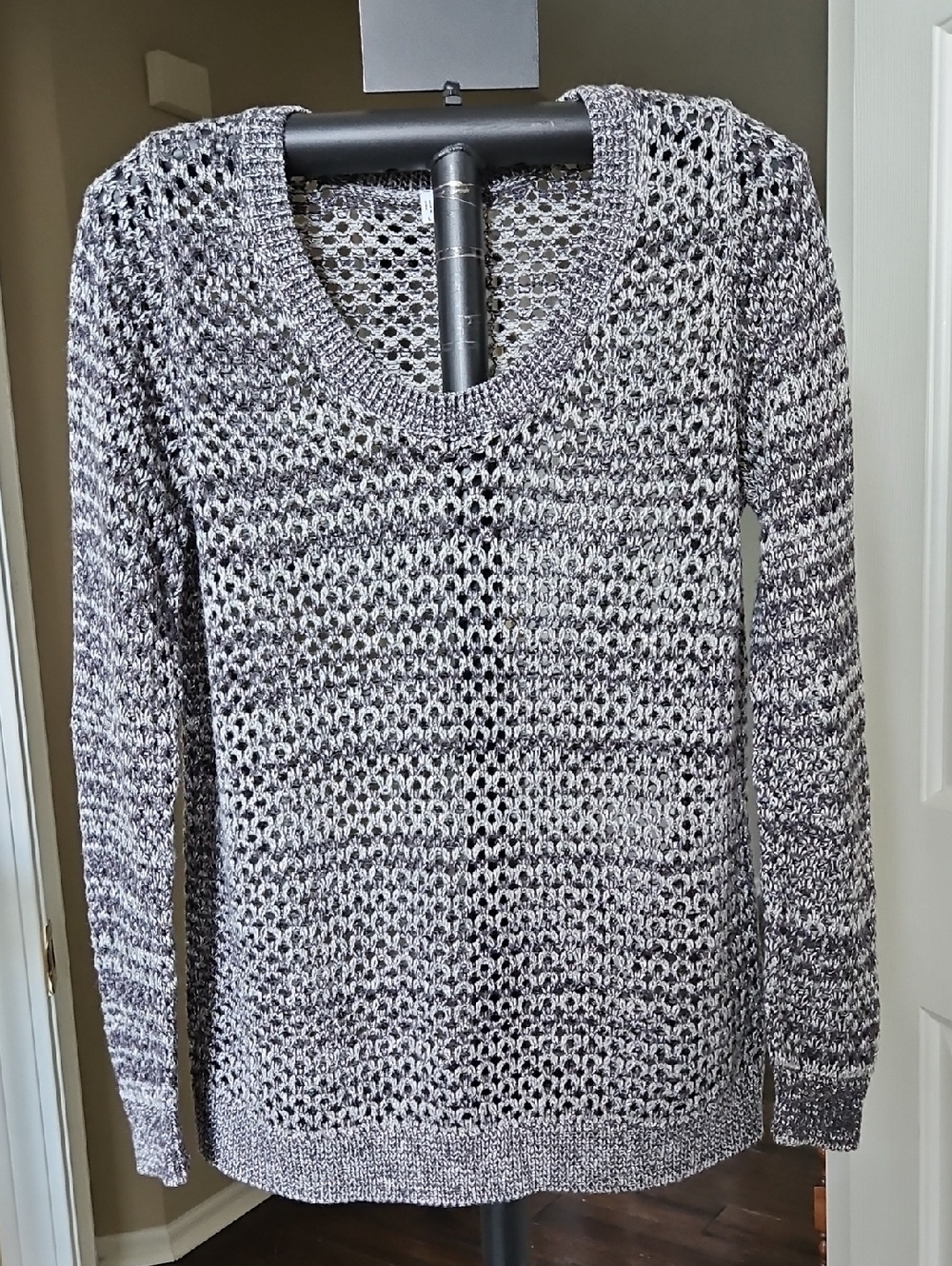 Open Weave Sweater sz L Grey & Silver Metallic Tones